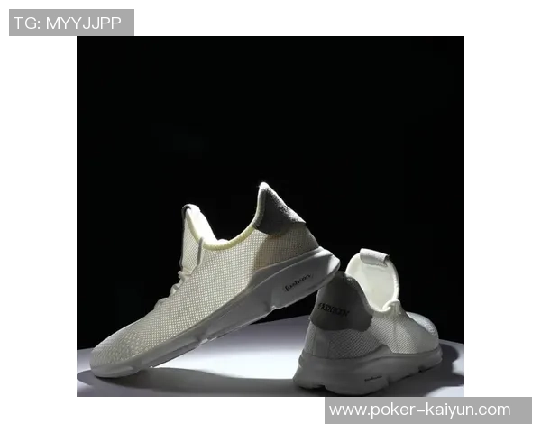 恒大足球官网手机壳热销中，尽显球迷风范与个性魅力，快来选购你的专属款式！